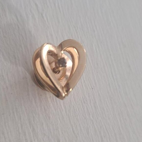 Green Rhinestone Gold Heart Vintage Lapel Pin Brooch - Multiple Fan Heart Love - Picture 1 of 5